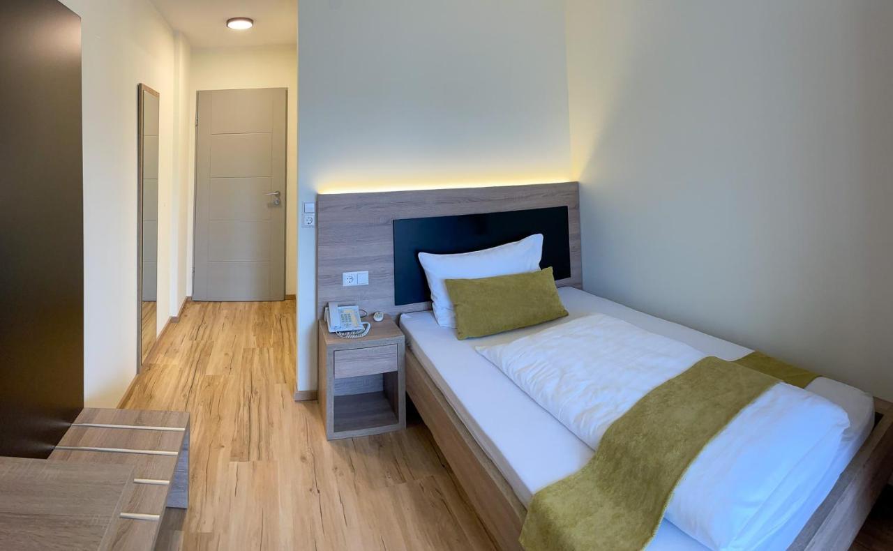 באד זקינגן Hotel Zur Flueh מראה חיצוני תמונה