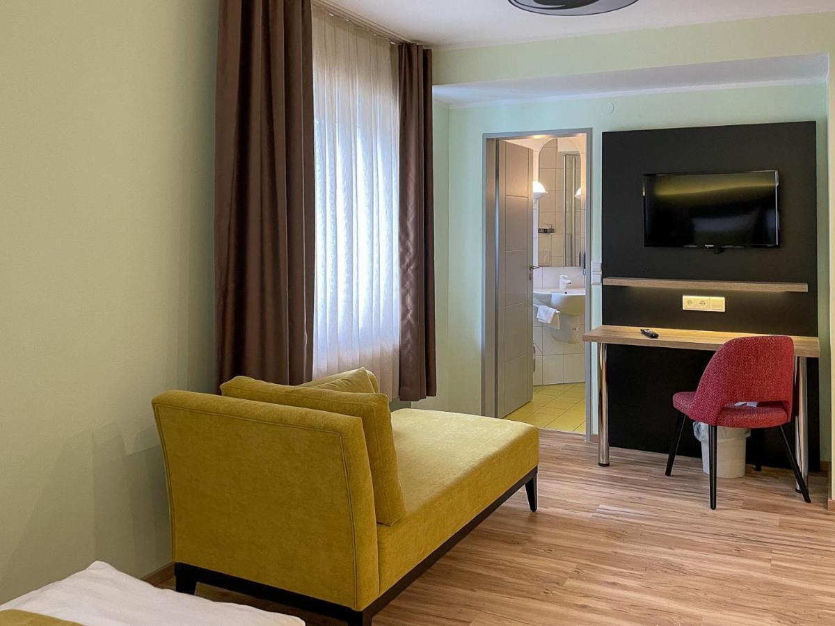 באד זקינגן Hotel Zur Flueh מראה חיצוני תמונה
